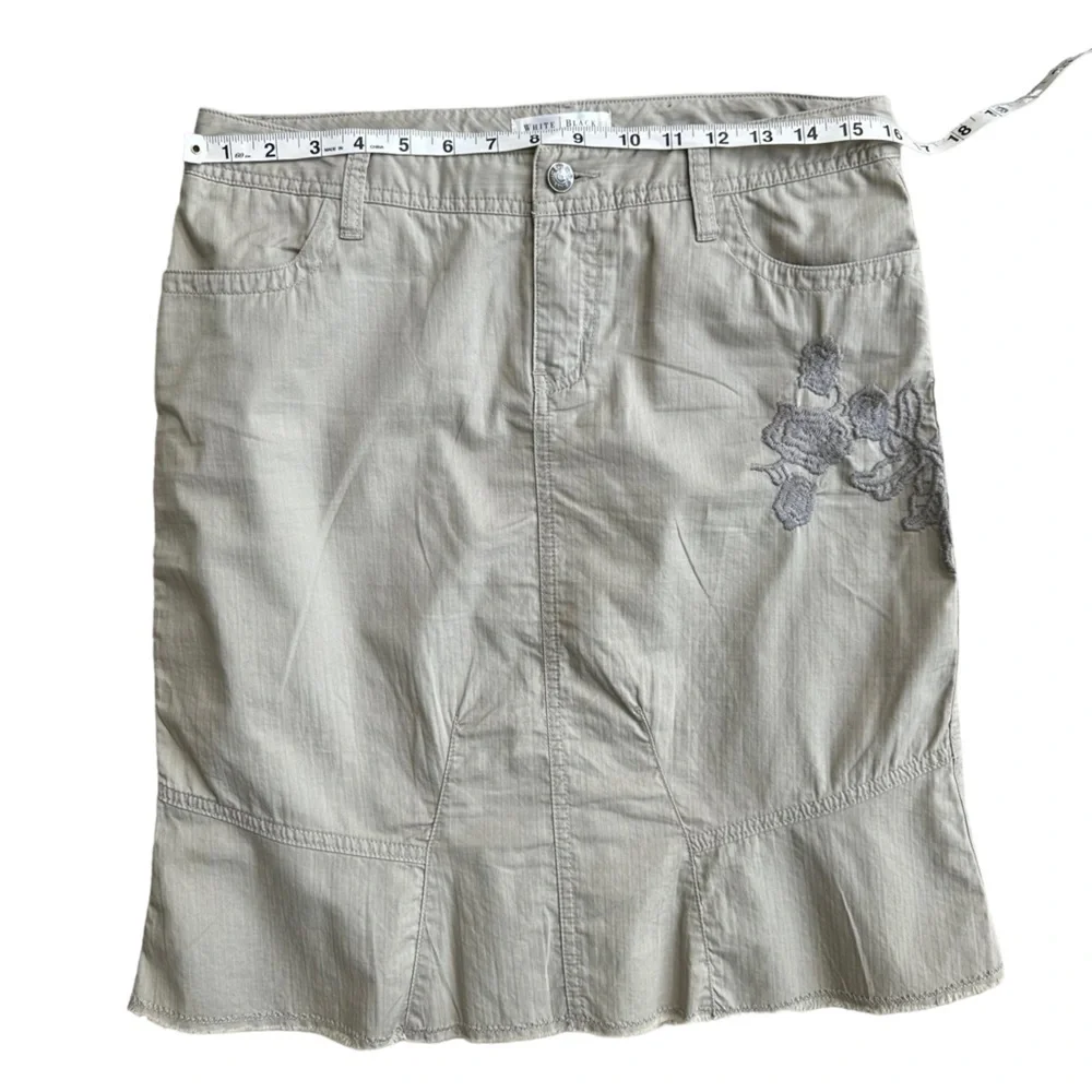 White House Black Market Women's Fit & Flare with Floral Embroider‎ Midi Skirts